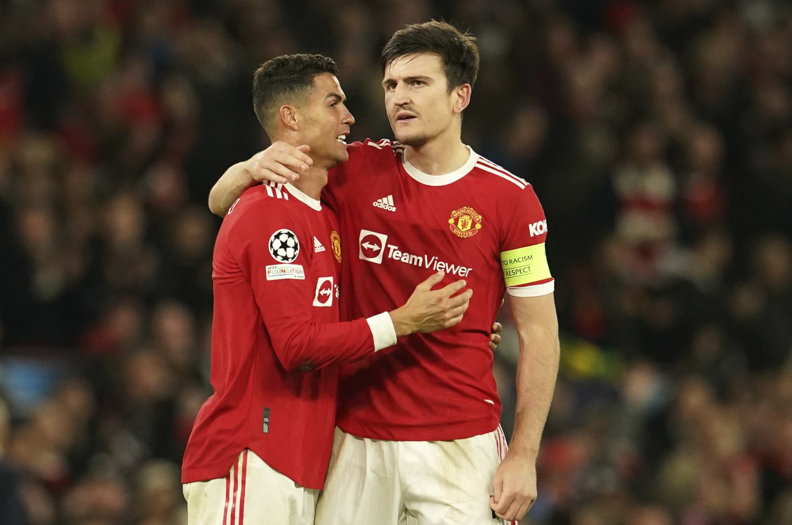 Man Utd&#039;s Cristiano Ronaldo (L) and Harry Maguire after a Champions League match, Manchester, England, Oct. 20, 2021. (AP Photo)
