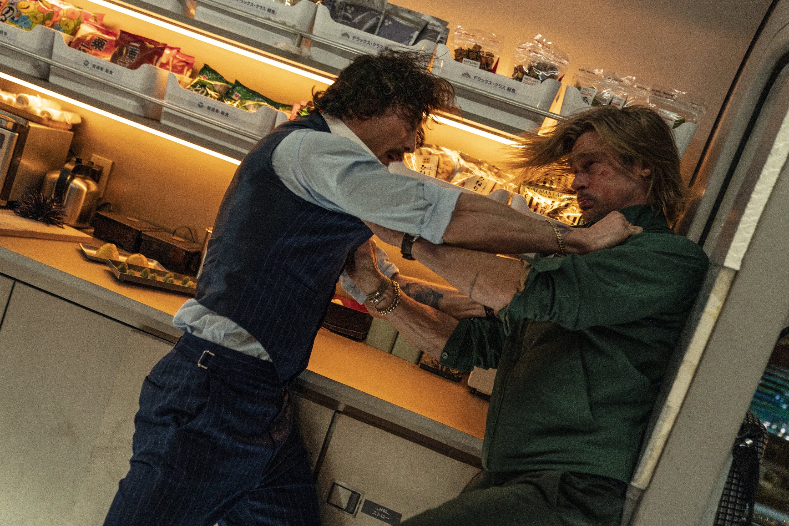 Gambar yang dirilis oleh Sony Pictures ini menunjukkan Aaron Taylor-Johnson (kiri), dan Brad Pitt dalam sebuah adegan dari 