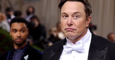 Elon Musk (R) arrives at the Met Gala, at the Metropolitan Museum of Art in New York City, U.S., May 2, 2022. (Reuters Photo)