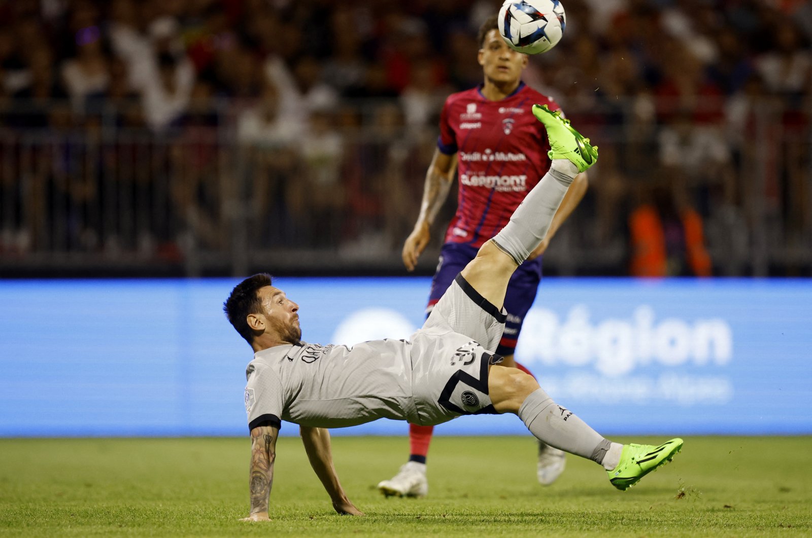 PSG&#039;s Lionel Messi scores against Clermont, Clermont-Ferrand, France, Aug. 6, 2022. (Reuters Photo)