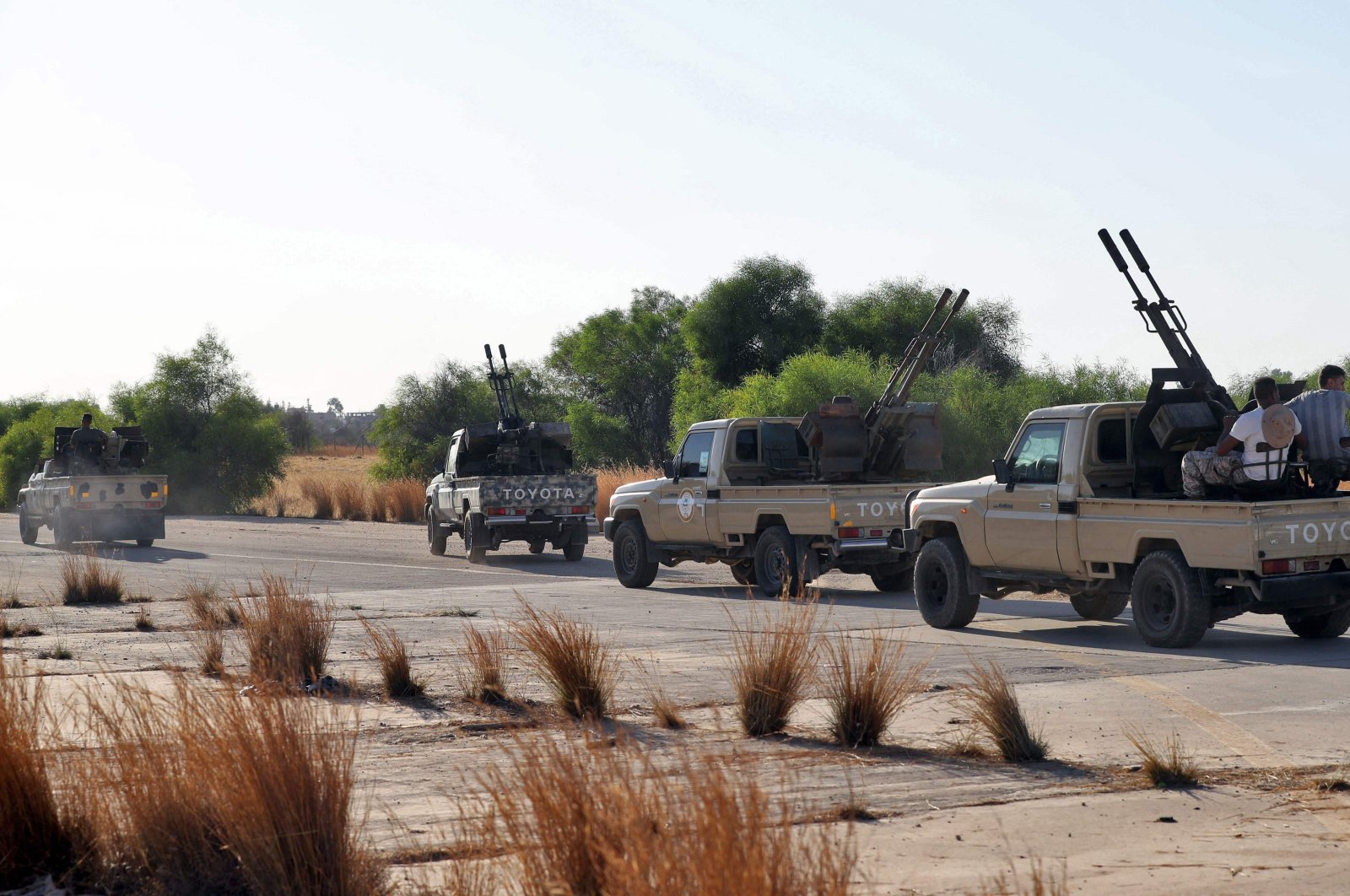 Bentrokan kelompok bersenjata di ibu kota Libya menimbulkan kekhawatiran eskalasi