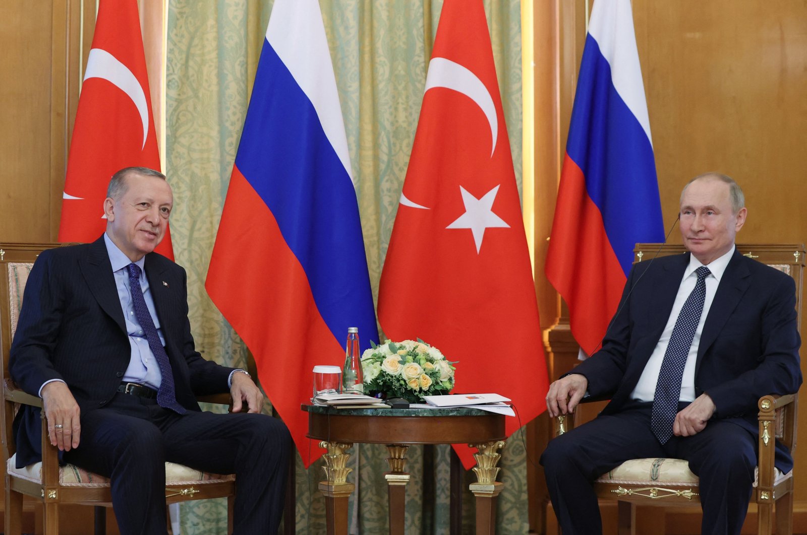 President Recep Tayyip Erdoğan meets with Russian President Vladimir Putin (R) in Sochi, Russia, Aug. 5, 2022. (AFP Photo)