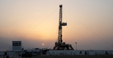 A general view shows an oil rig used in drilling at the Zubair oilfield in Basra, Iraq, July 5, 2022. (Reuters File Photo)