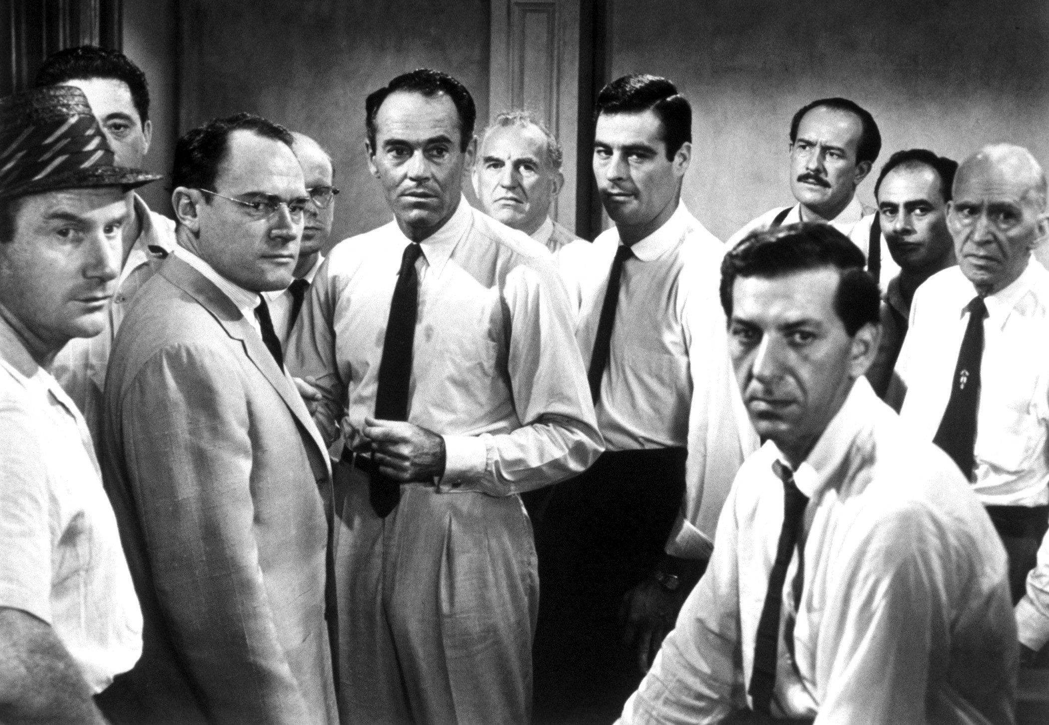 '12 Angry Men' adalah sebuah film drama ruang sidang Amerika Serikat tahun 1957.  (Foto Arsip Sabah)