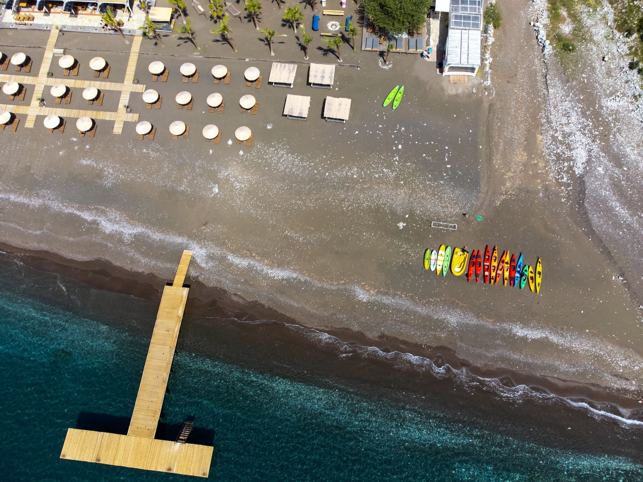 Teluk Kargıcak sebenarnya adalah salah satu klub pantai paling trendi yang sedang ditemukan dan ditemukan musim panas ini.  (Foto Shutterstock)