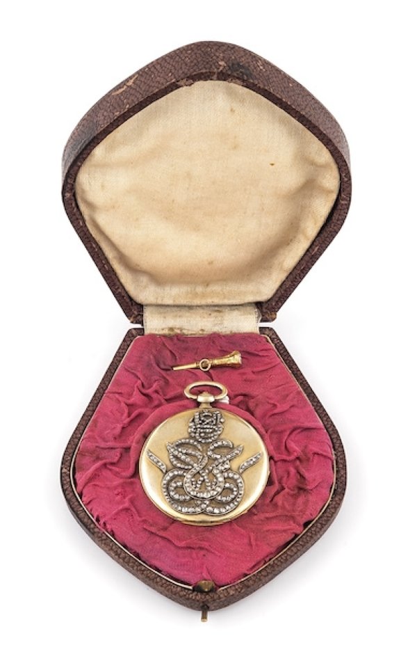 Sebuah jam saku berhiaskan emas Sultan Abdülhamid II akan dilelang oleh Arthill Museology & Collecting.  (Sumber dari Arthill)