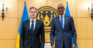 U.S. Secretary of State Antony Blinken (L) meets Rwandan President Paul Kagame at the President’s Office in Urugwiro Village in Kigali, Rwanda, Aug. 11, 2022. (Reuters Photo)