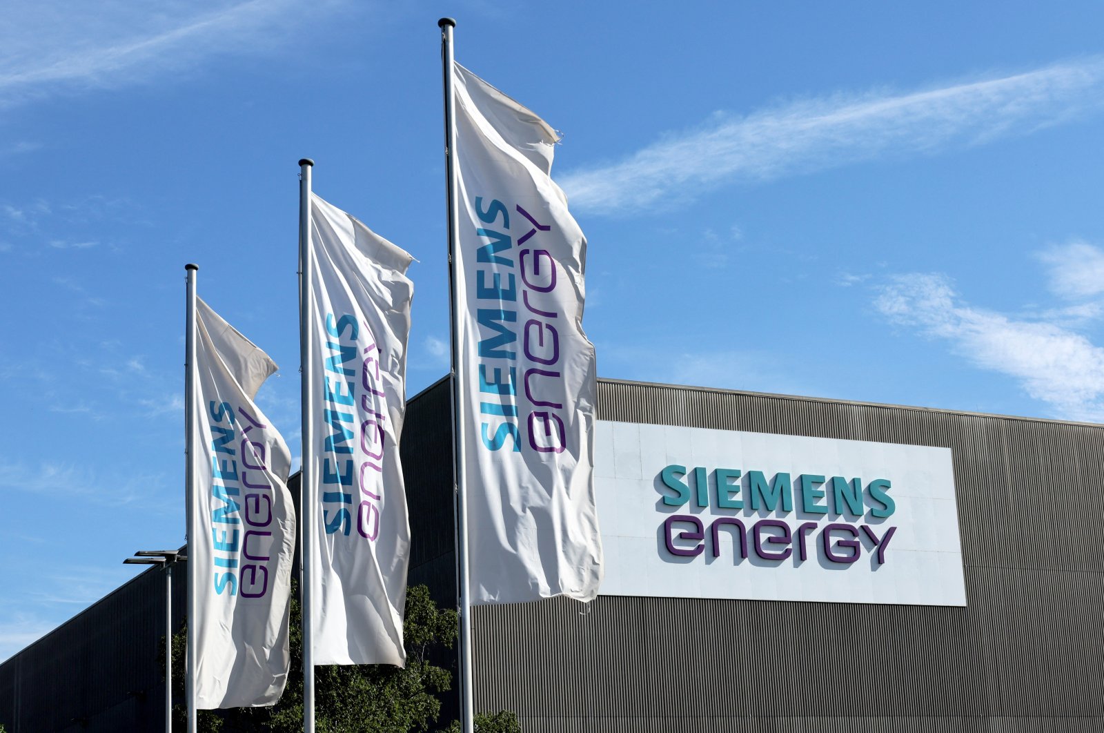 Siemens mencatat kerugian saat energi berputar