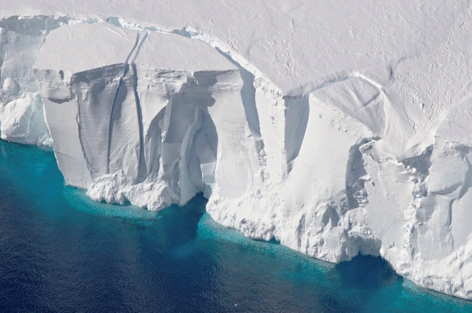 Es yang hancur: Es Antartika mencair dua kali lebih cepat dari yang diperkirakan
