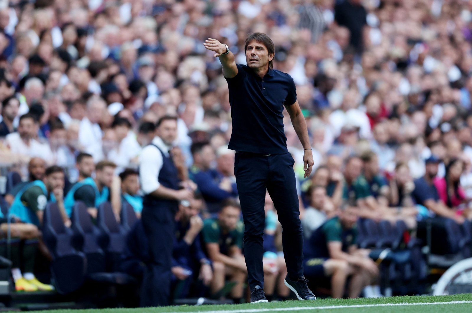 Tottenham Hotspur manager Antonio Conte in action in a game against Southampton, in London, Britain, Aug. 6, 2022. (REUTERS PHOTO) 