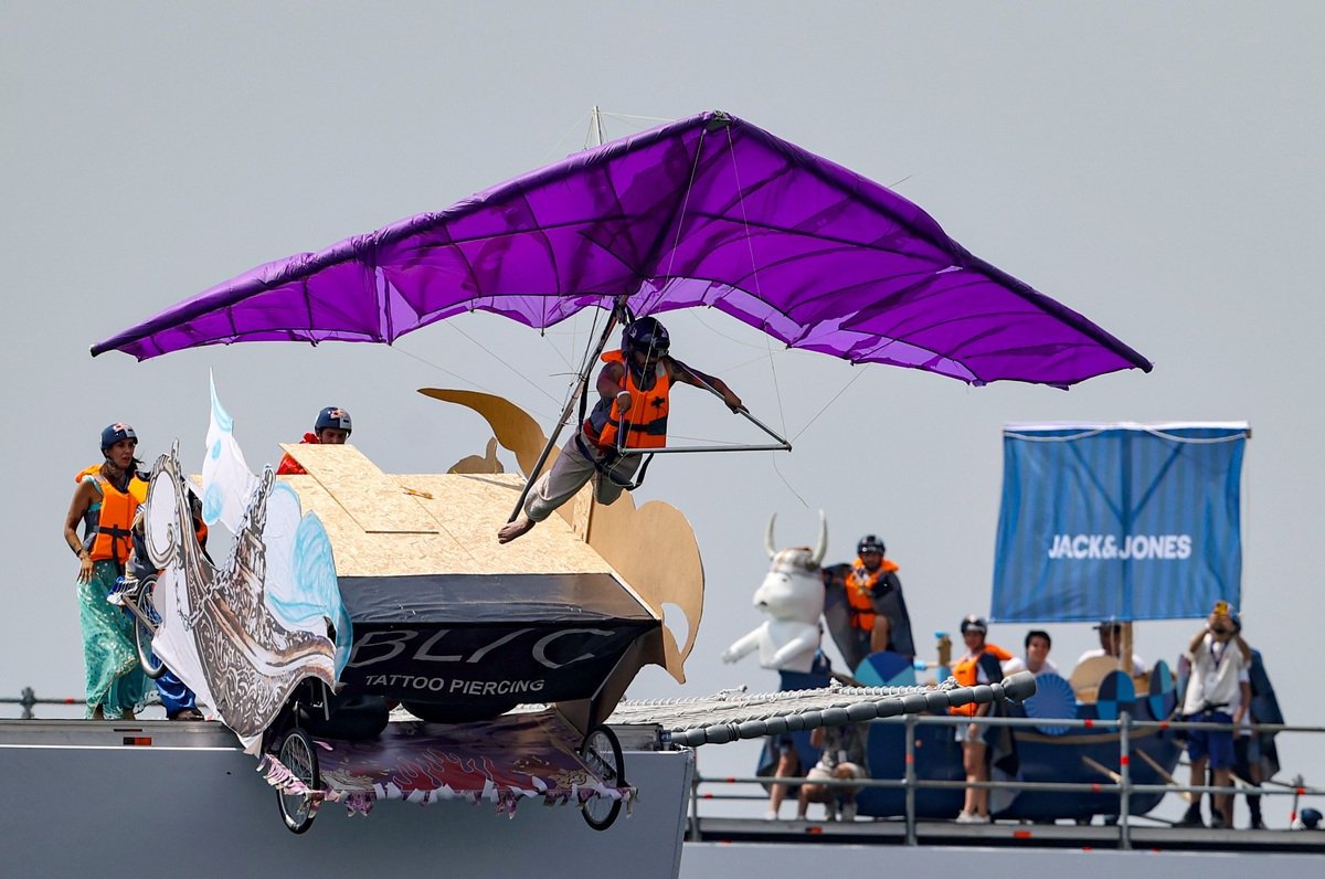 Inaugural Flugtag in Brazil gives locals wings