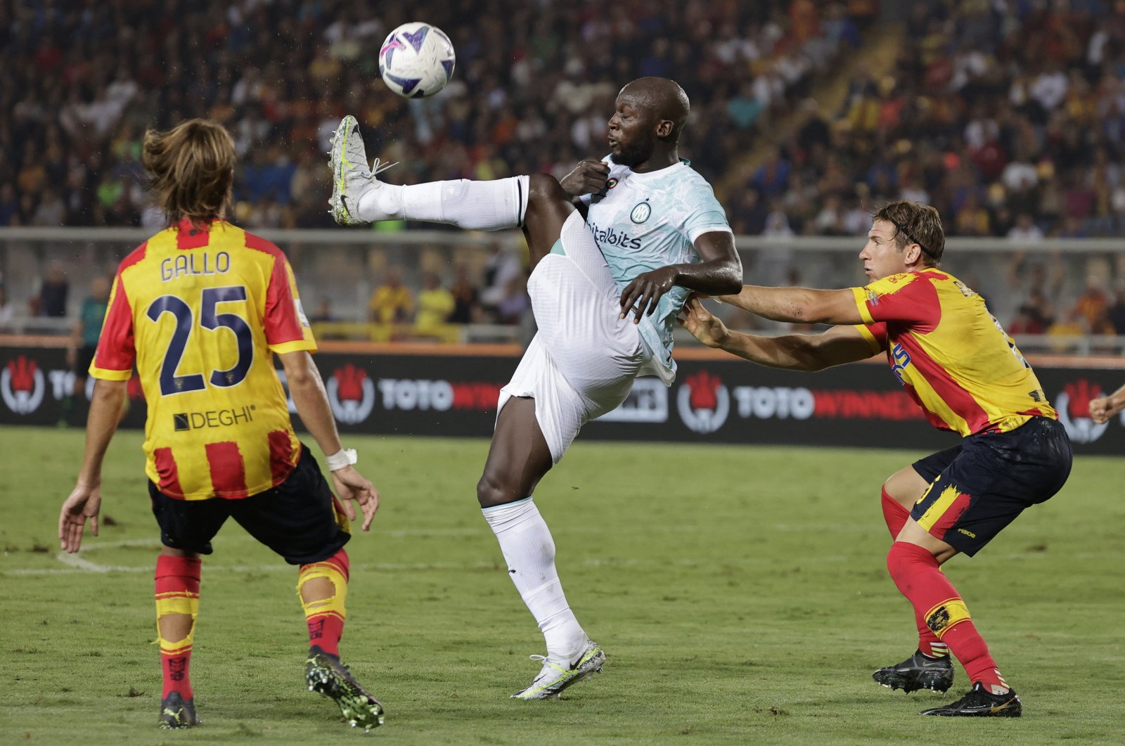 Inter Milan&#039;s Romelu Lukaku in action during a Serie A match against Lecce, Leece, Italy, Aug. 13, 2022. (Reuters Photo)