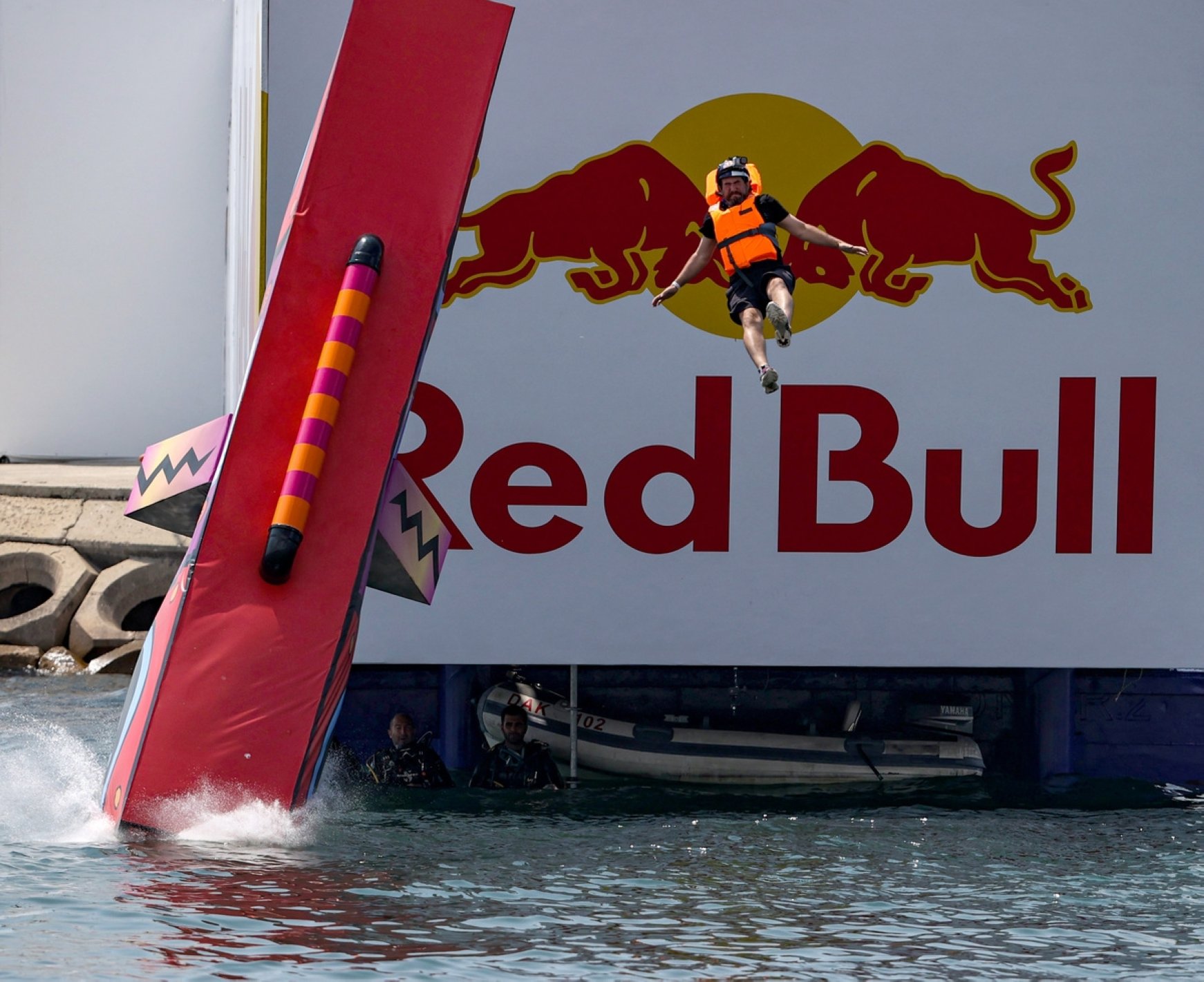 Desperat fuzzy glans Red Bull Flugtag 2022 Türkiye tests wannabe pilots' wings | Daily Sabah