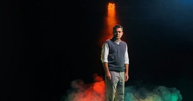 A photo from Kadıköy Boa Sahne&#039;s play “Istifra Çıkrıkçılar Yokuşu&quot; (&quot;Vomiting Çıkrıkçılar Slope&quot;).