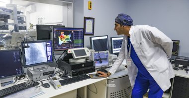 Professor Abdülkadir Uslu shows the 3D mapping on a computer in Istanbul, Türkiye, Aug. 15, 2022. (AA PHOTO)