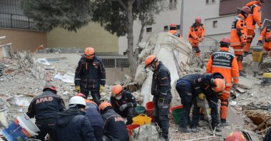 Search and rescue teams and firefighters attend an earthquake rescue exercise, in Istanbul, Türkiye, Feb. 12, 2019. (Shutterstock Photo) 