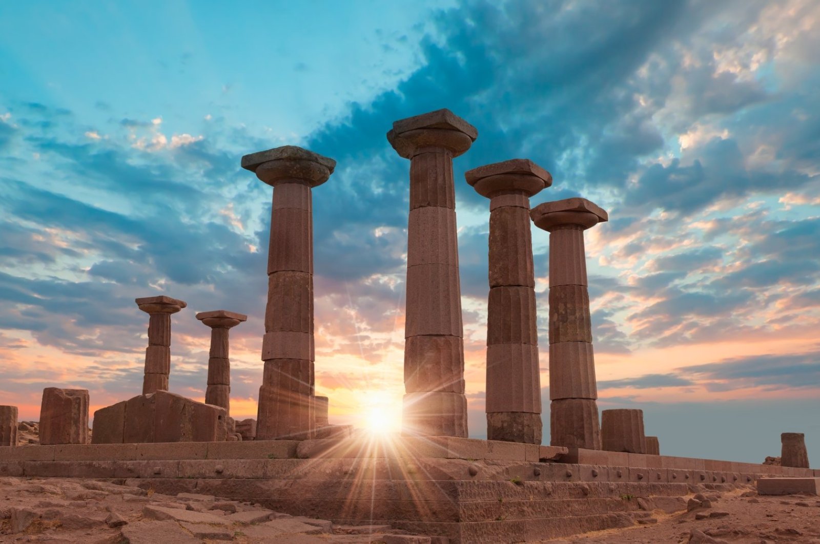 The ruins of ancient city Assos with the Temple of Athena, amphitheater and necropolis, Çanakkale, Türkiye. (SHUTTERSTOCK PHOTO)