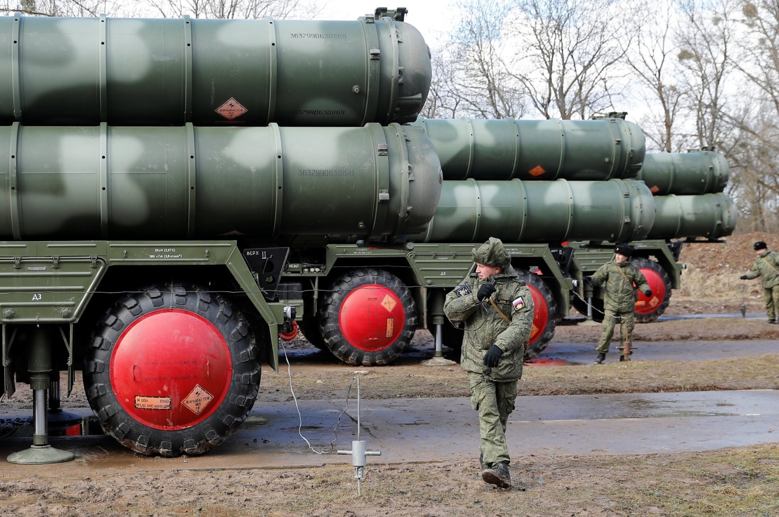 Russian officers stand next to a new S-400 surface-to-air missile system after its deployment at a military base outside the town of Gvardeysk near Kaliningrad, Russia, March 11, 2019. (Reuters Photo)