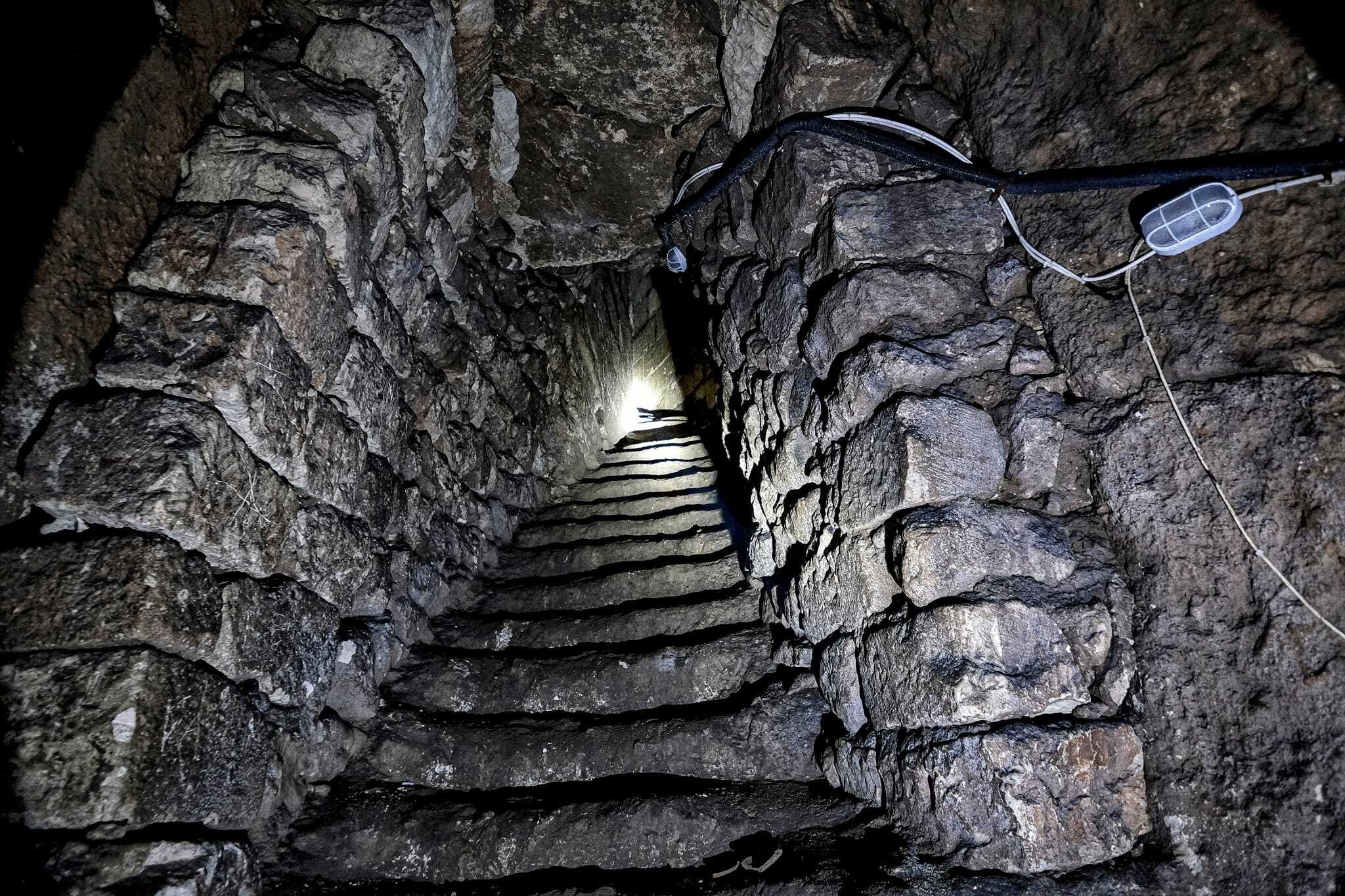 Terowongan dan gua yang luas di Kastil Gaziantep telah digali setelah dua tahun penggalian, Gaziantep, tenggara Türkiye, 17 Agustus 2022. (Foto oleh Uğur Yıldırım)