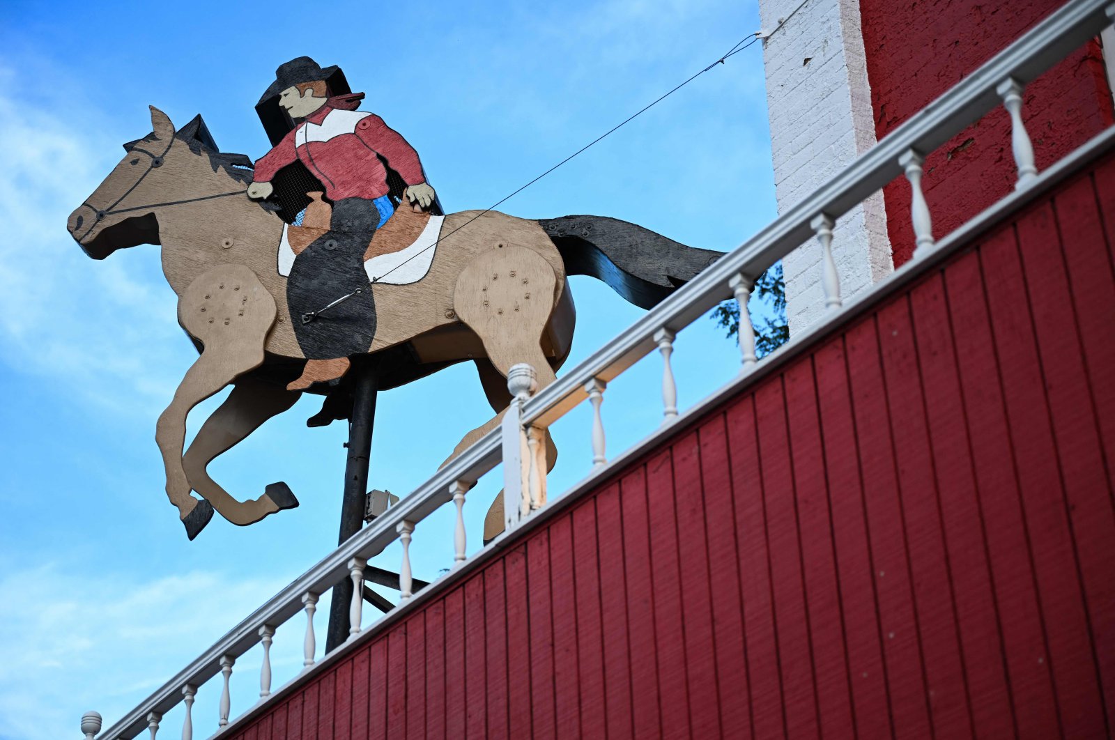 Cowboy cosplayers rejuvenate late1800s Wild West in US Daily Sabah