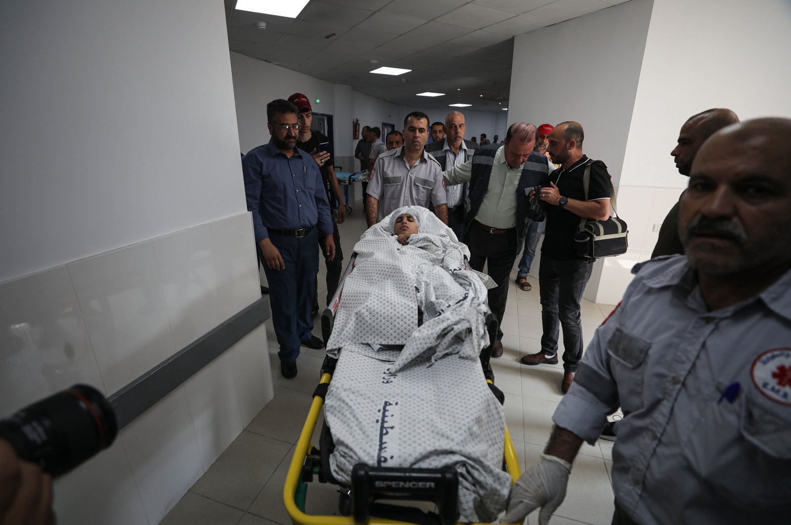 Gadis Palestina yang terluka pergi ke Türkiye untuk perawatan