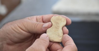 A view of the idol found in Yeşilova Mound, Izmir, western Türkiye, Aug. 17, 2022. (DHA)