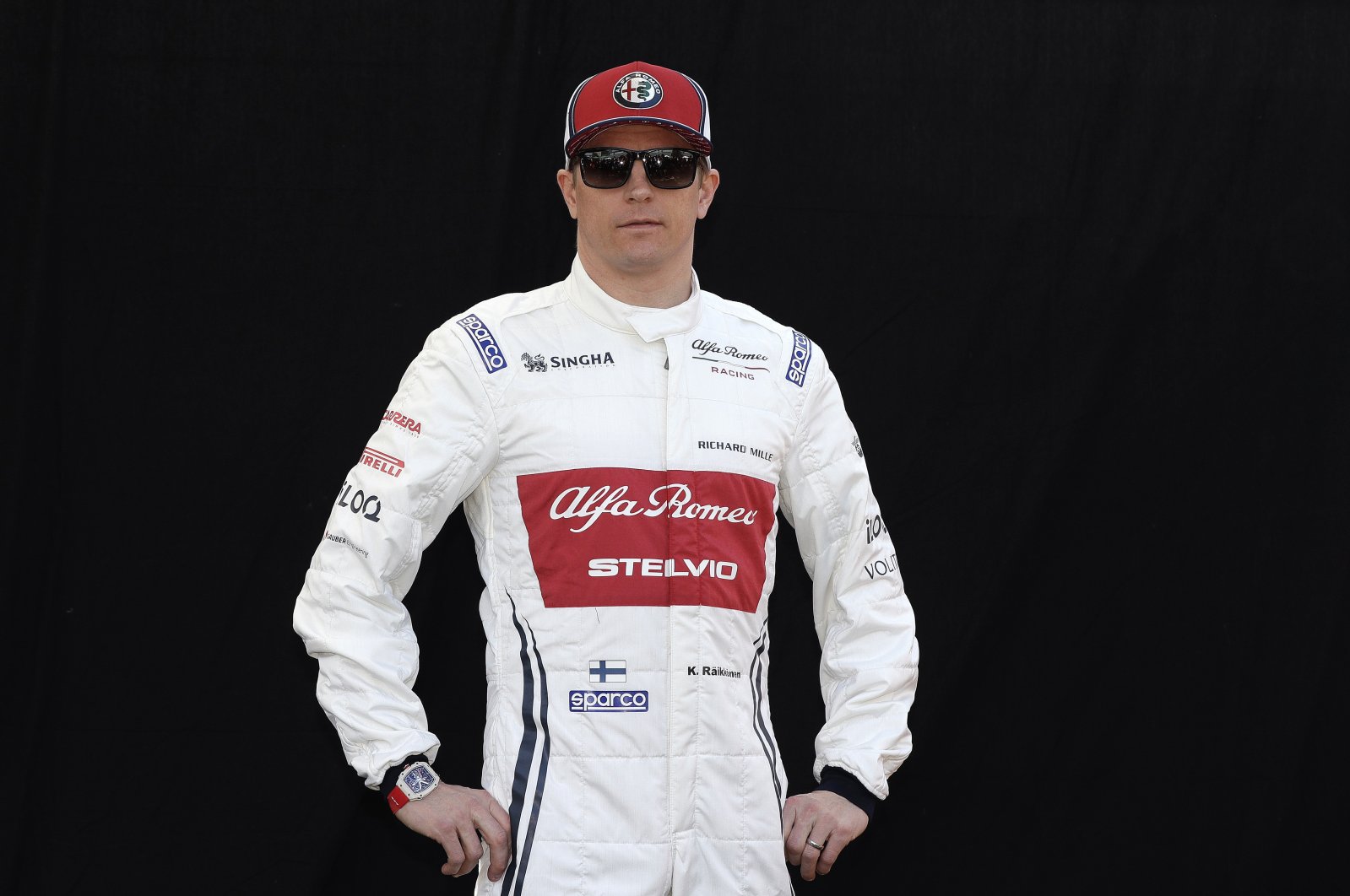 Hebat Formula 1 Kimi Raikkonen memutuskan pensiun untuk balapan NASCAR