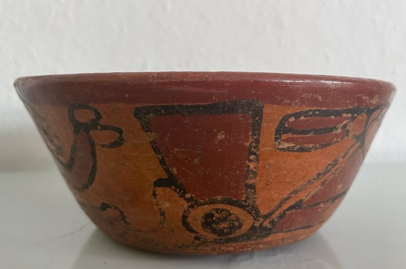 This handout picture released by the Guatemalan Embassy in Germany shows a Mayan vessel in Dusseldorf, Germany, Aug. 17, 2022. (AFP Photo)