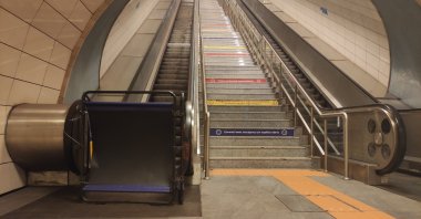 A closed escalator at a metro station, in Istanbul, Türkiye, Aug. 11, 2022. (AA PHOTO) 