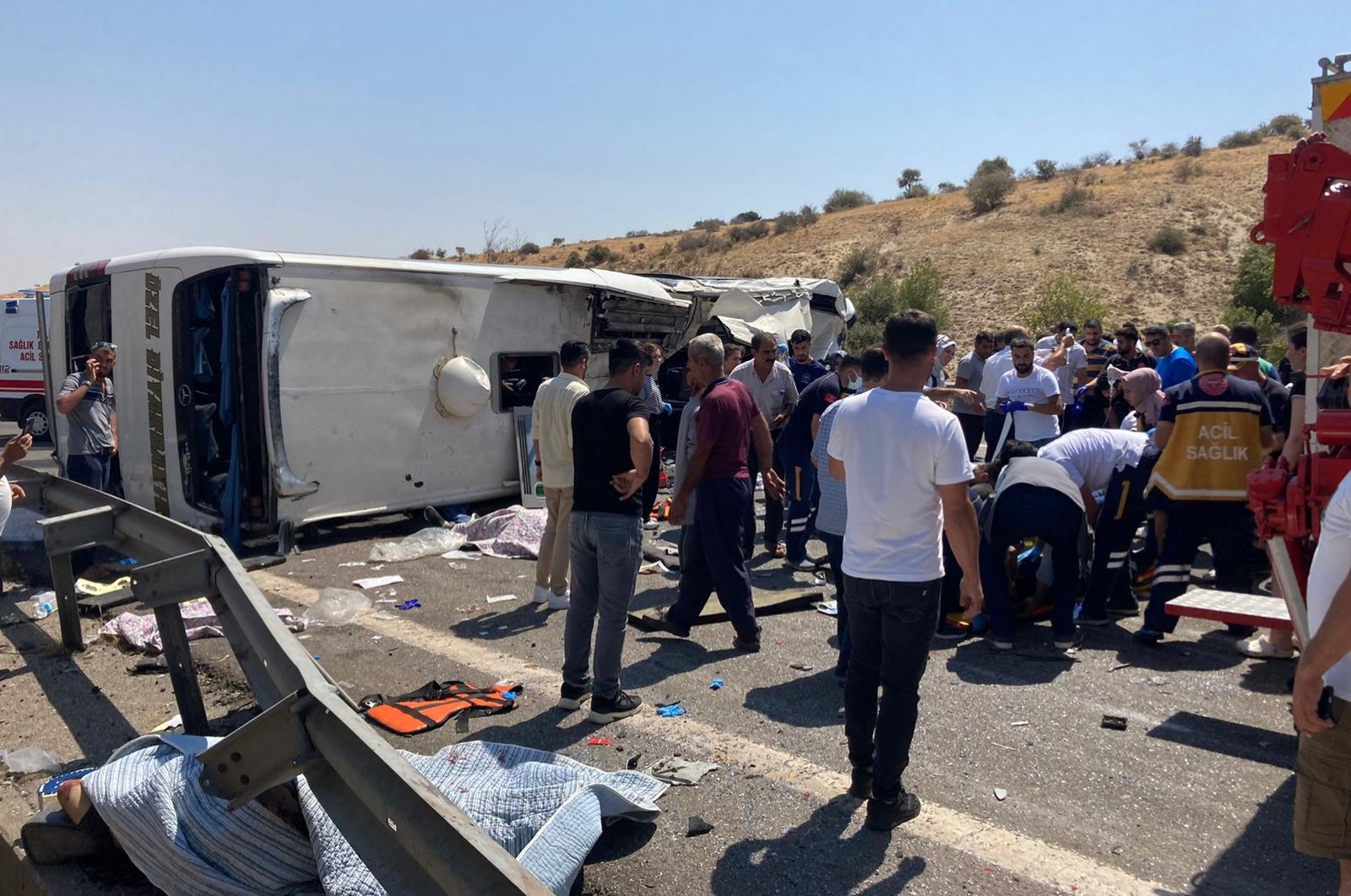 Kecelakaan lalu lintas di Gaziantep Türkiye menewaskan 16, 22 terluka