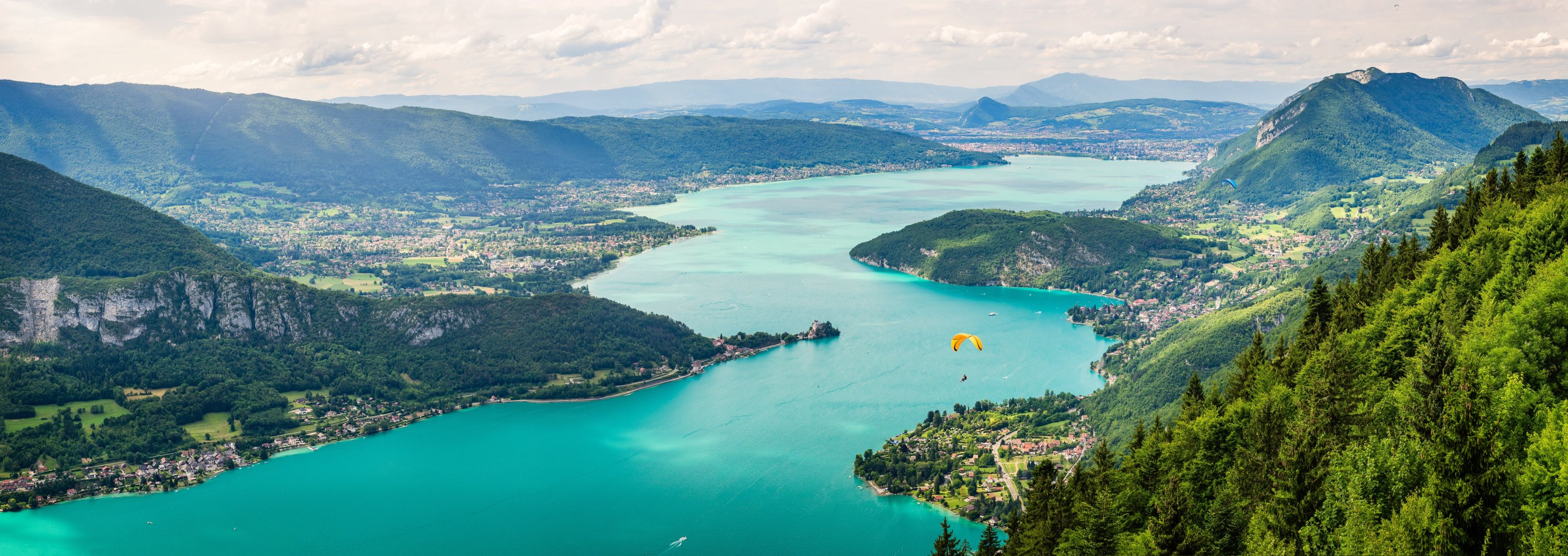 A panoramic view of Lake Annecy. (Shutterstock) 