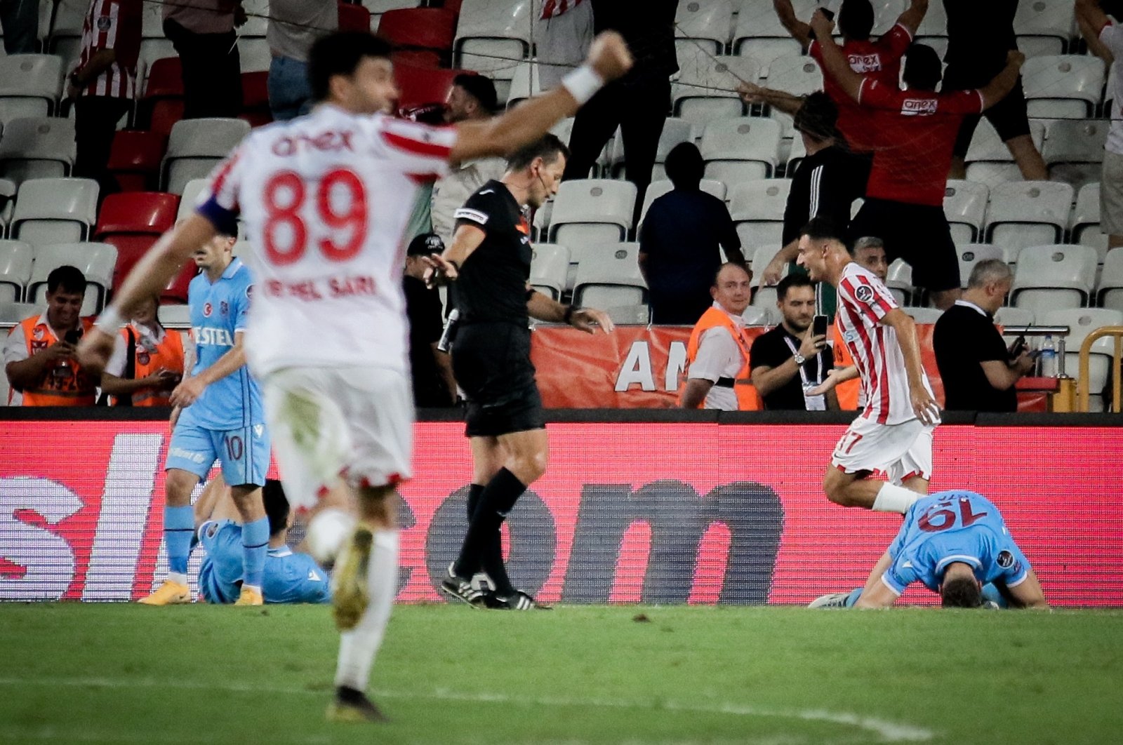 Antalyaspor memenangkan film thriller 7-gol melawan juara Trabzonspor