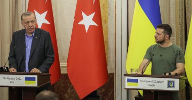 President Recep Tayyip Erdoğan (L) and Ukrainian President Volodymyr Zelenskyy (R) and U.N. Secretary-General Antonio Guterres (not pictured) attend a joint news conference following their meeting in Lviv, Ukraine, Aug. 18, 2022. (Reuters Photo)