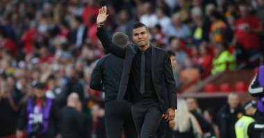 Manchester United&#039;s new player Casemiro waves to supporters prior to the start of the English Premier League soccer match between Manchester United and Liverpool at Old Trafford stadium, in Manchester, England, Aug. 22, 2022. (Reuters Photo)