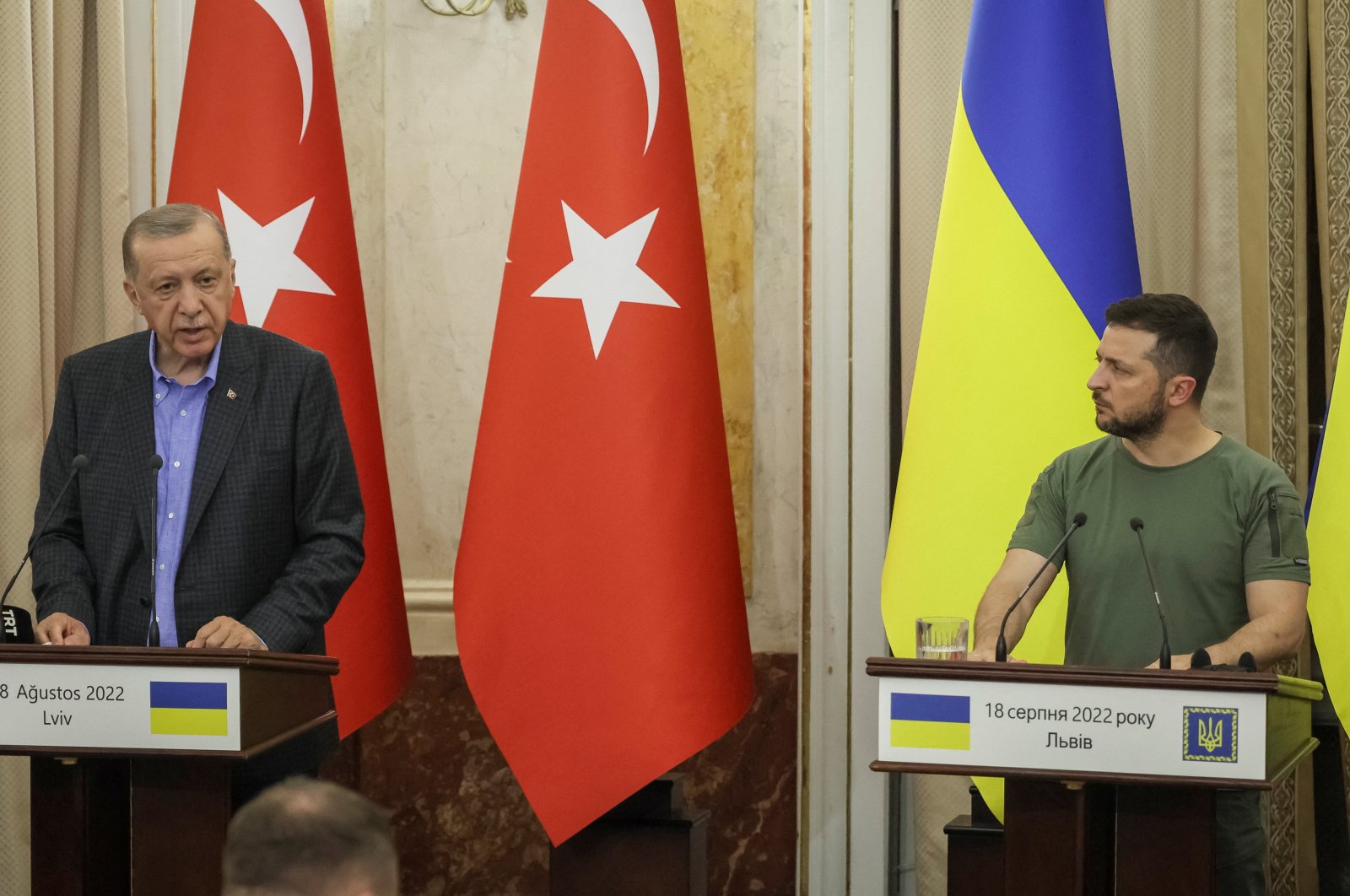 President Recep Tayyip Erdoğan (L) and Ukrainian President Volodymyr Zelenskyy (R) and U.N. Secretary-General Antonio Guterres (not pictured) attend a joint news conference following their meeting in Lviv, Ukraine, Aug. 18, 2022. (Reuters Photo)