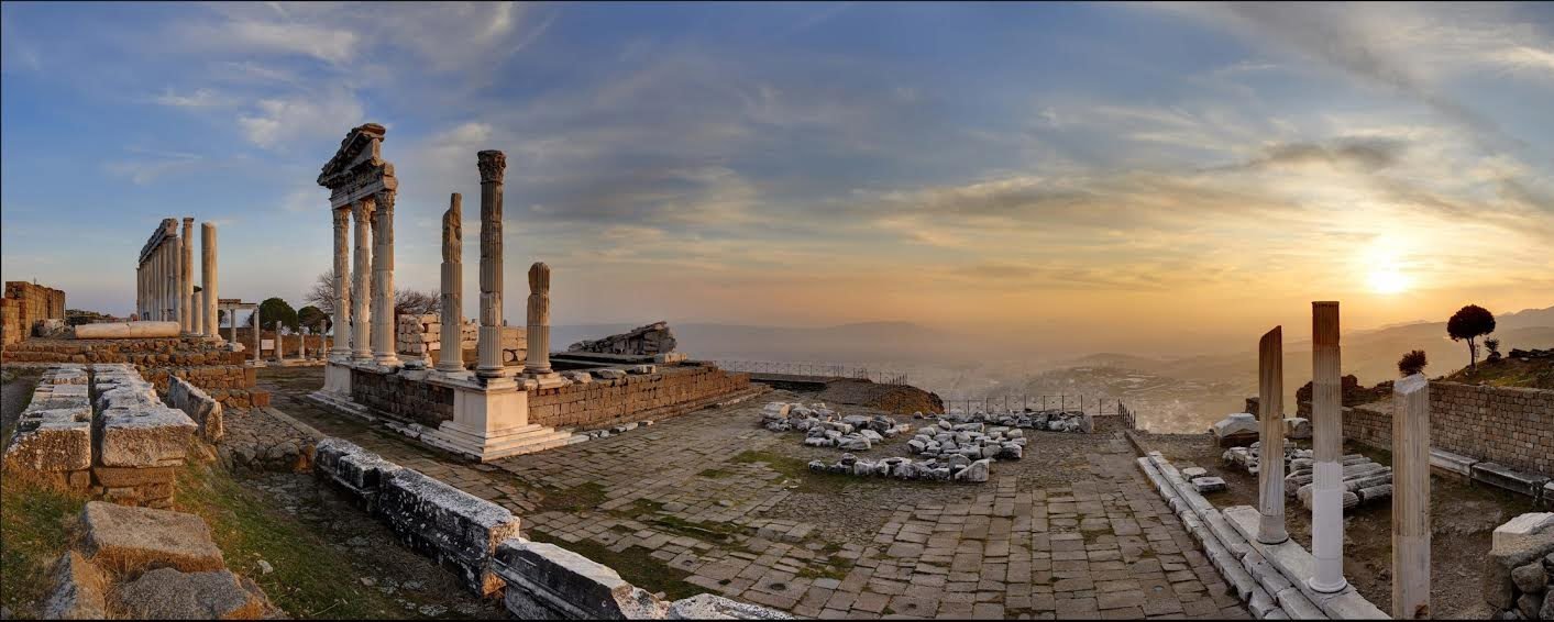 Pemandangan umum dari Pergamon, Izmir, Türkiye barat, 23 Agustus 2022. (Shutterstock)