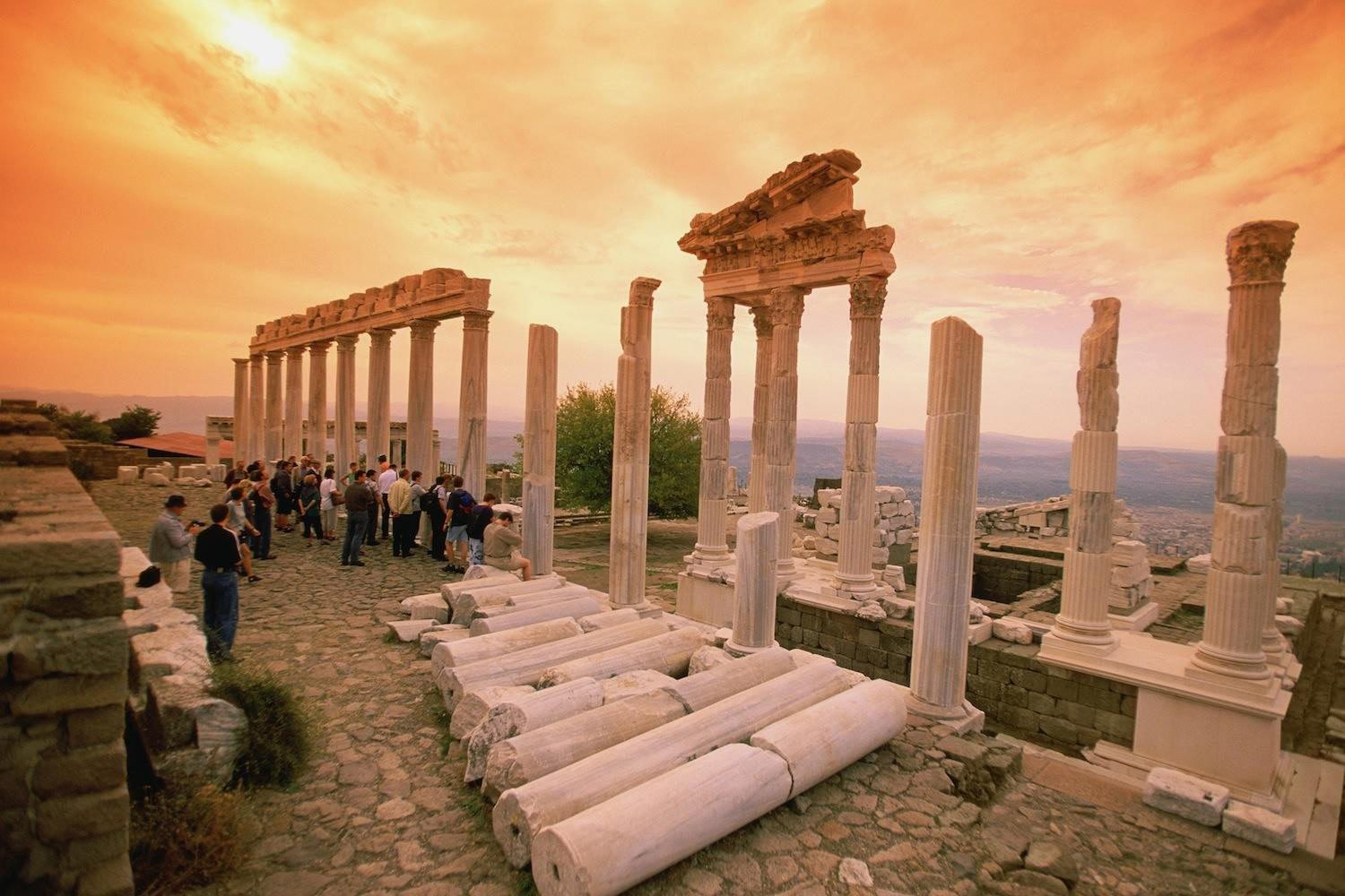 Pemandangan umum dari Pergamon, Izmir, Türkiye barat, 23 Agustus 2022. (Shutterstock) 