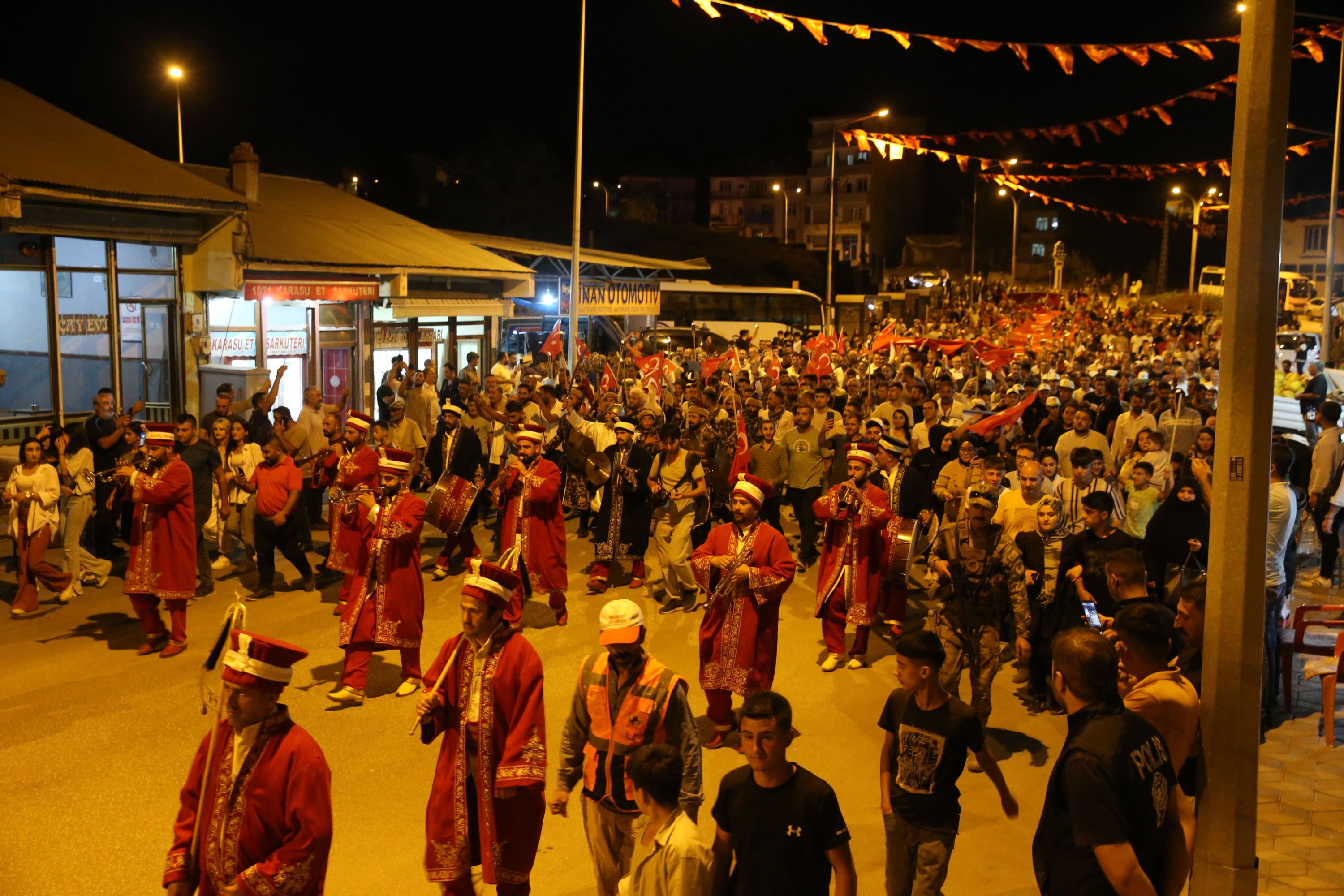 Sebuah band mehter Ottoman mengambil bagian dalam parade untuk merayakan kemenangan, di Malazgirt, Mu, Türkiye timur, 23 Agustus 2022. (AA PHOTO)