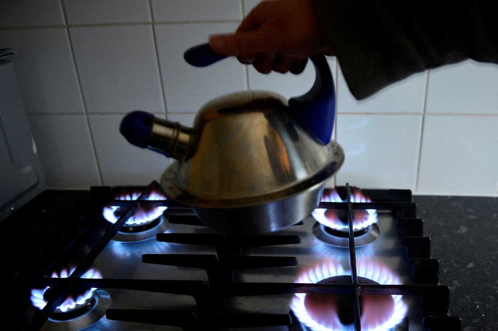 A gas cooker is seen in Boroughbridge, northern England, Nov. 13, 2012. (Reuters Photo)