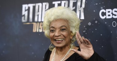 Original "Star Trek" cast member Nichelle Nichols, who played Lt. Ntoya Uhura on the television series, poses at the premiere of the new television series "Star Trek: Discovery," Los Angeles, U.S., Sept. 19, 2017. (AP Photo)