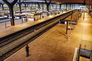  An almost empty station at Rotterdam Central in Rotterdam, The Netherlands, Aug. 26, 2022. (EPA/ROBIN UTRECHT)