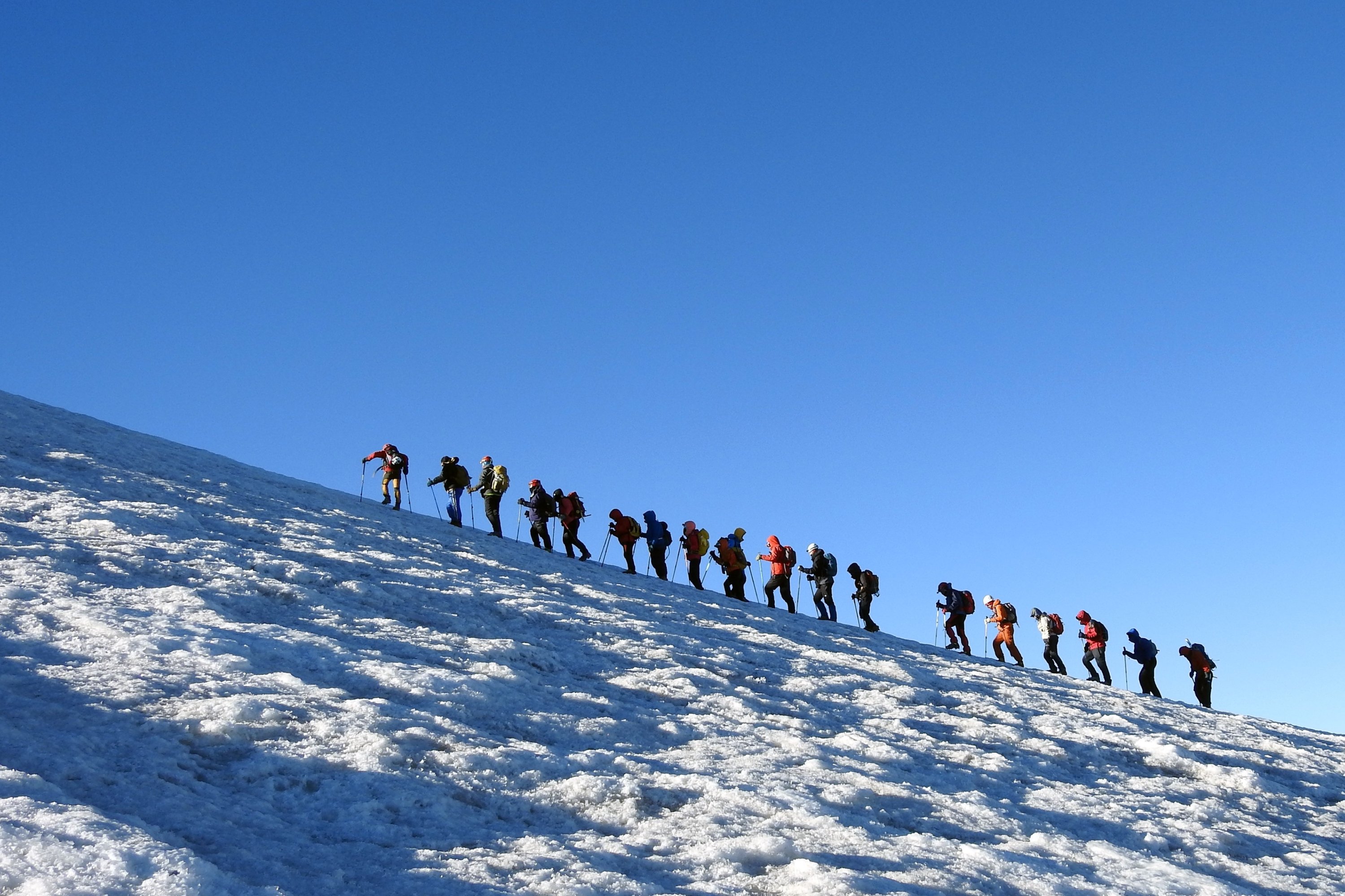 Climbers climb the mountain, in Ağrı, eastern Türkiye, Aug. 18, 2022. (IHA Photo)