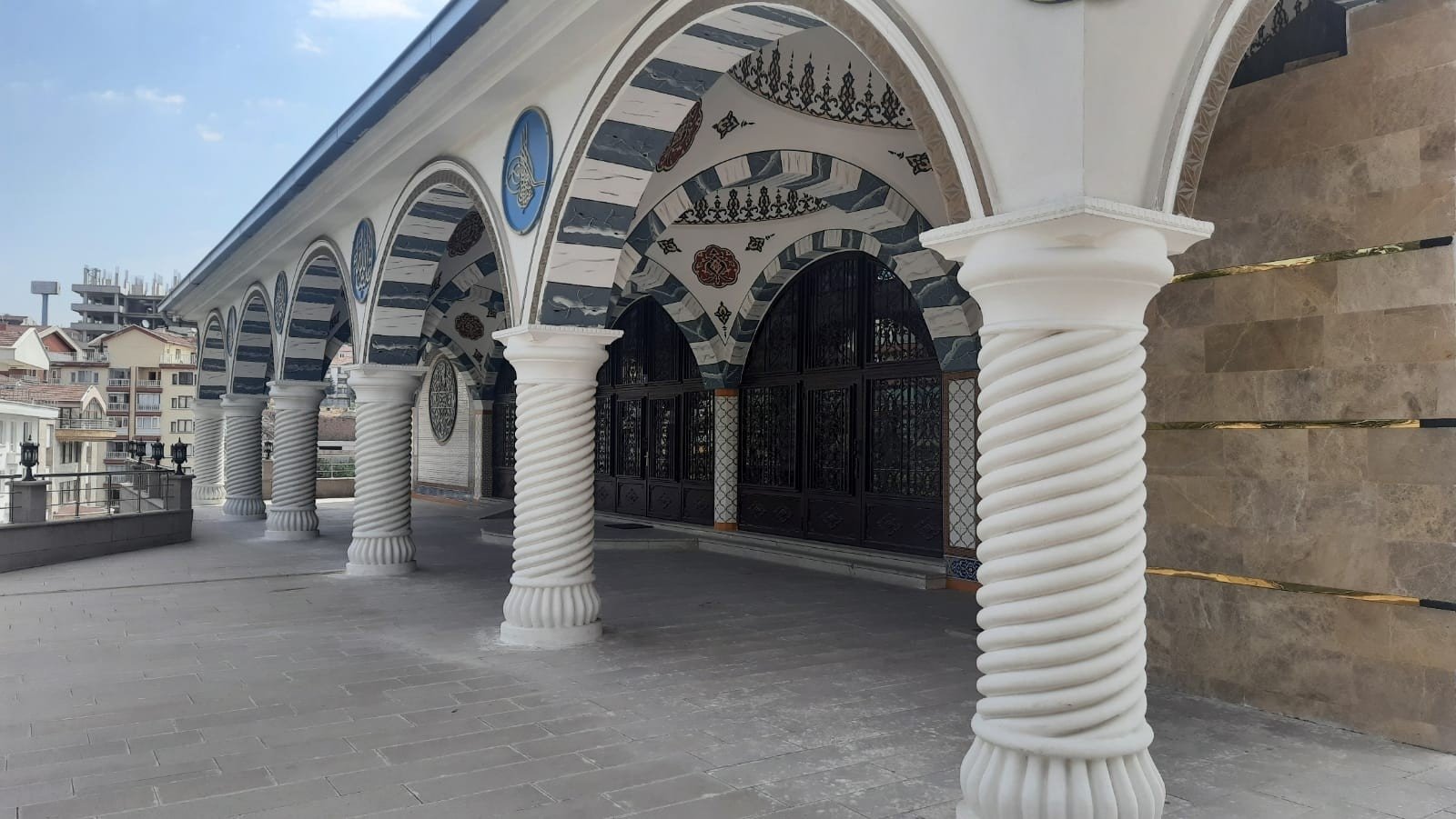 Halaman masjid, di ibu kota Ankara, Türkiye, 28 Agustus 2022. (Foto IHA)