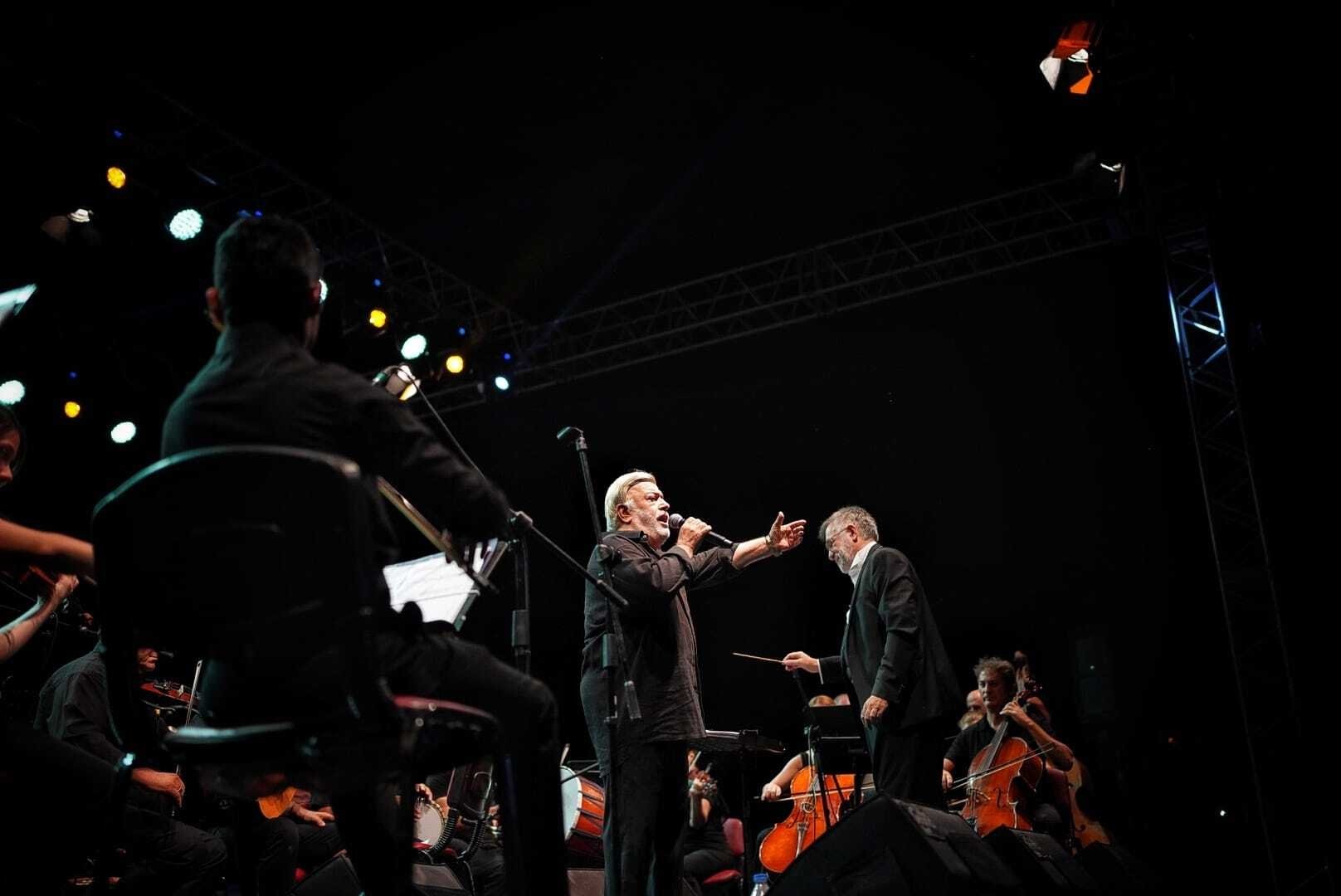 Pemandangan dari konser Izmir State Symphony Orchestra dan Kahtalı Miçe selama dua tahunan, Adıyaman, Türkiye, 28 Agustus 2022. (Foto oleh Uğur Yıldırım) 