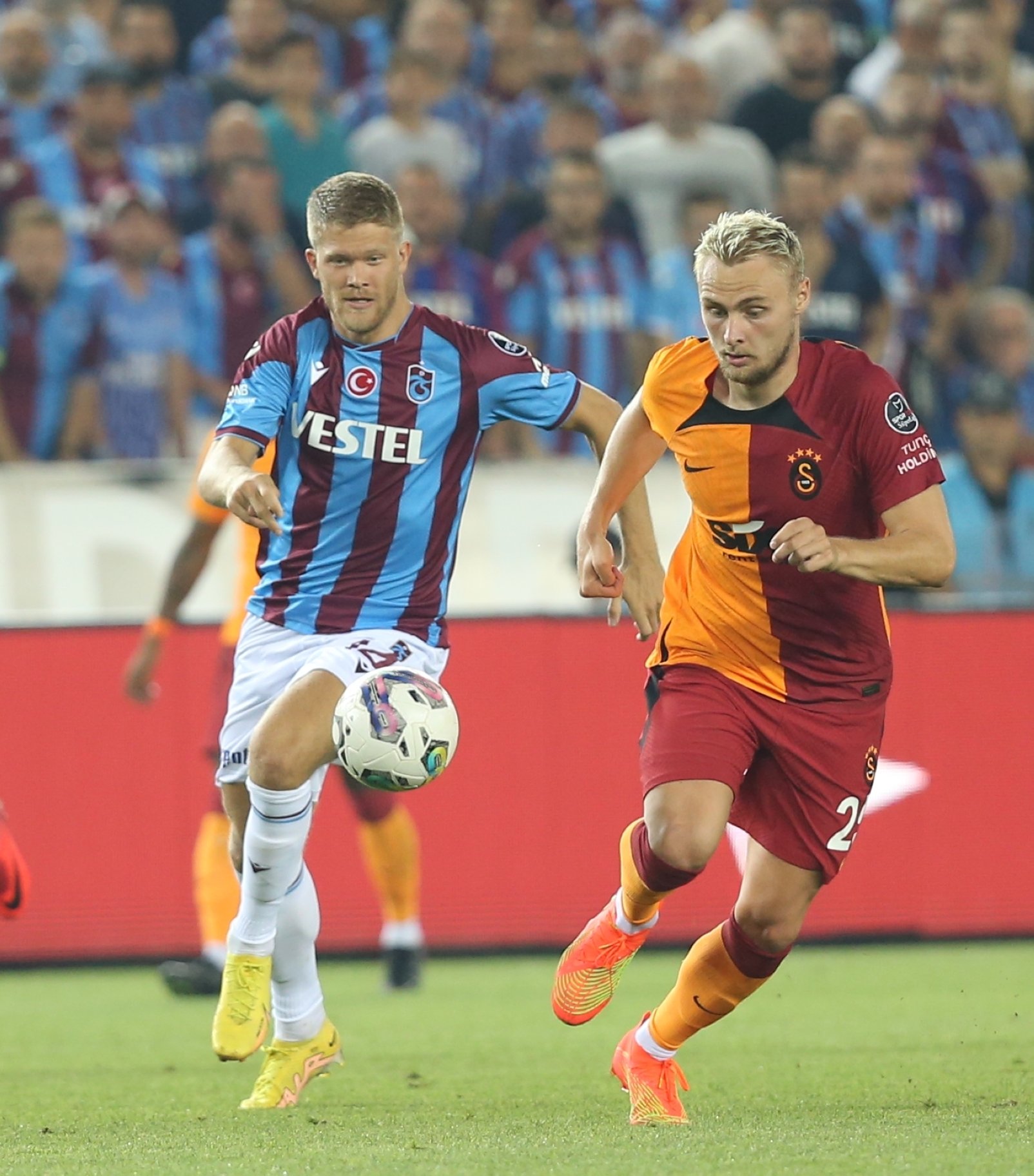 Champ Trabzonspor settles for goalless draw with Galatasaray | Daily Sabah Champ Trabzonspor settles for goalless draw with Galatasaray | Daily Sabah