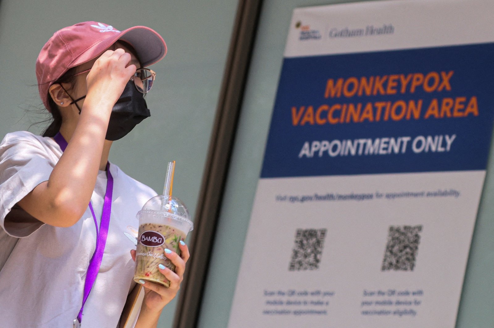 A woman arrives at a monkeypox vaccination site in New York City, U.S., Aug. 15, 2022. (Reuters Photo)
