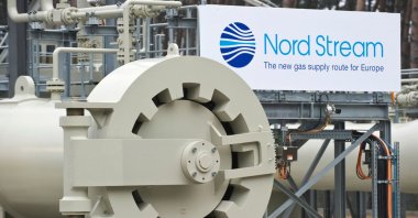 A view of the gas pipeline before an inaugural ceremony for the first of Nord Stream's twin 1,224-kilometer gas pipelines through the Baltic Sea, in Lubmin, northeastern Germany,  Nov. 8, 2011. (AFP Photo)