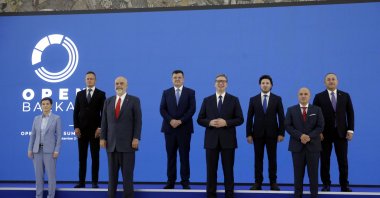 (First row from the left) Serbian Prime Minister Ana Brnabic, Albania&#039;s Prime Minister Edi Rama, Serbian President Aleksandar Vucic and North Macedonia&#039;s Prime Minister Dimitar Kovacevski, (second row from left) Hungary&#039;s Foreign Minister Peter Szijjarto, Chairman of the Council of Ministers of Bosnia and Herzegovina Zoran Tegeltija, Montenegro&#039;s Prime Minister Dritan Abazovic and Turkish Foreign Minister Mevlüt Çavuşoğlu pose for a family photo before the during the Open Balkan economic summit for regional cooperation in Belgrade, Serbia, Sept. 2, 2022.  (EPA Photo)