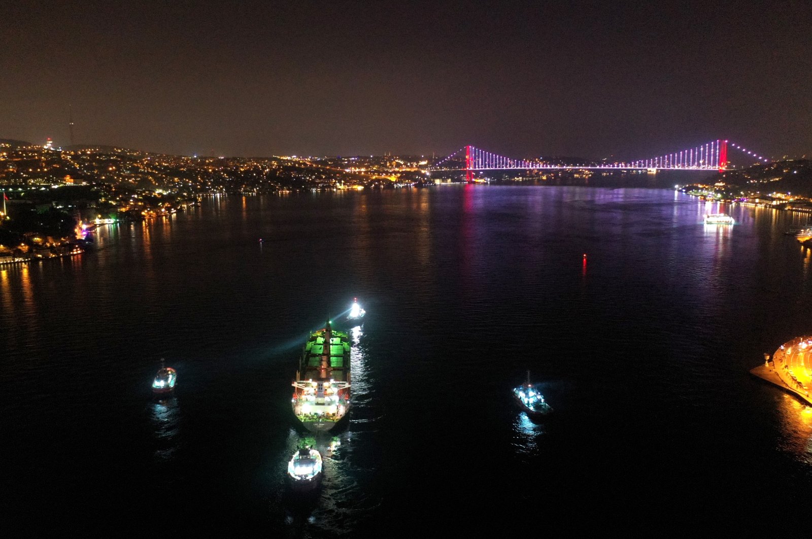 Lalu lintas Bosporus dibuka kembali setelah kapal gandum dari Ukraina kandas