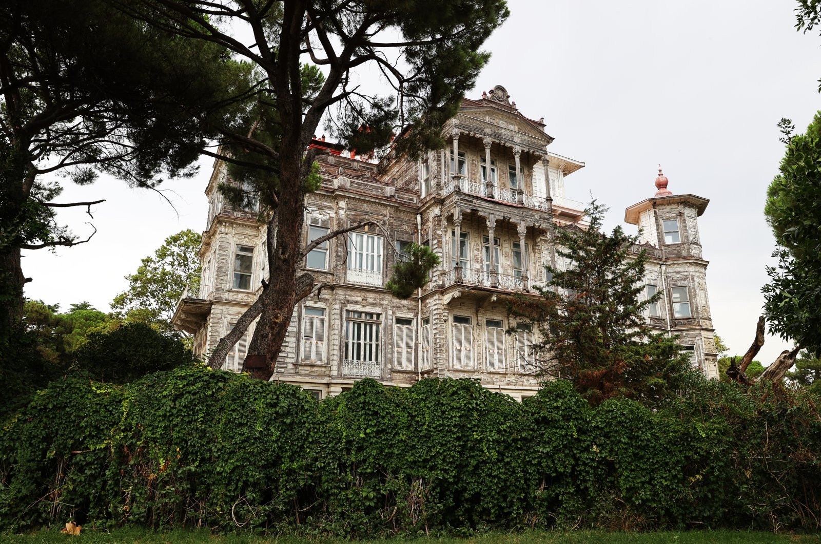 A view of the mansion in Kadıköy, Istanbul, Türkiye, Aug. 28, 2022. (AA PHOTO) 